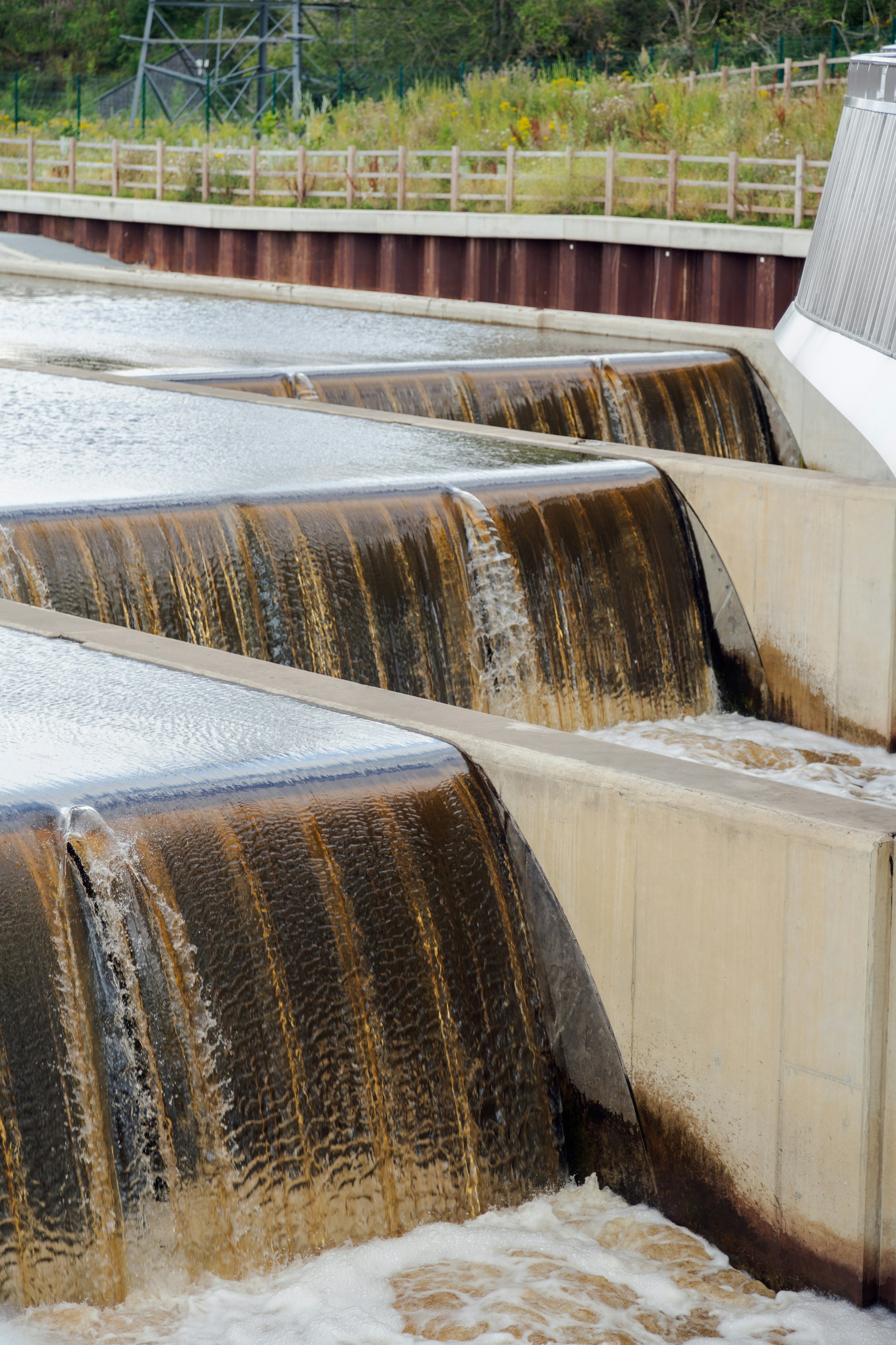 Impianto di trattamento acque industriali con sistema di ozonizzazione